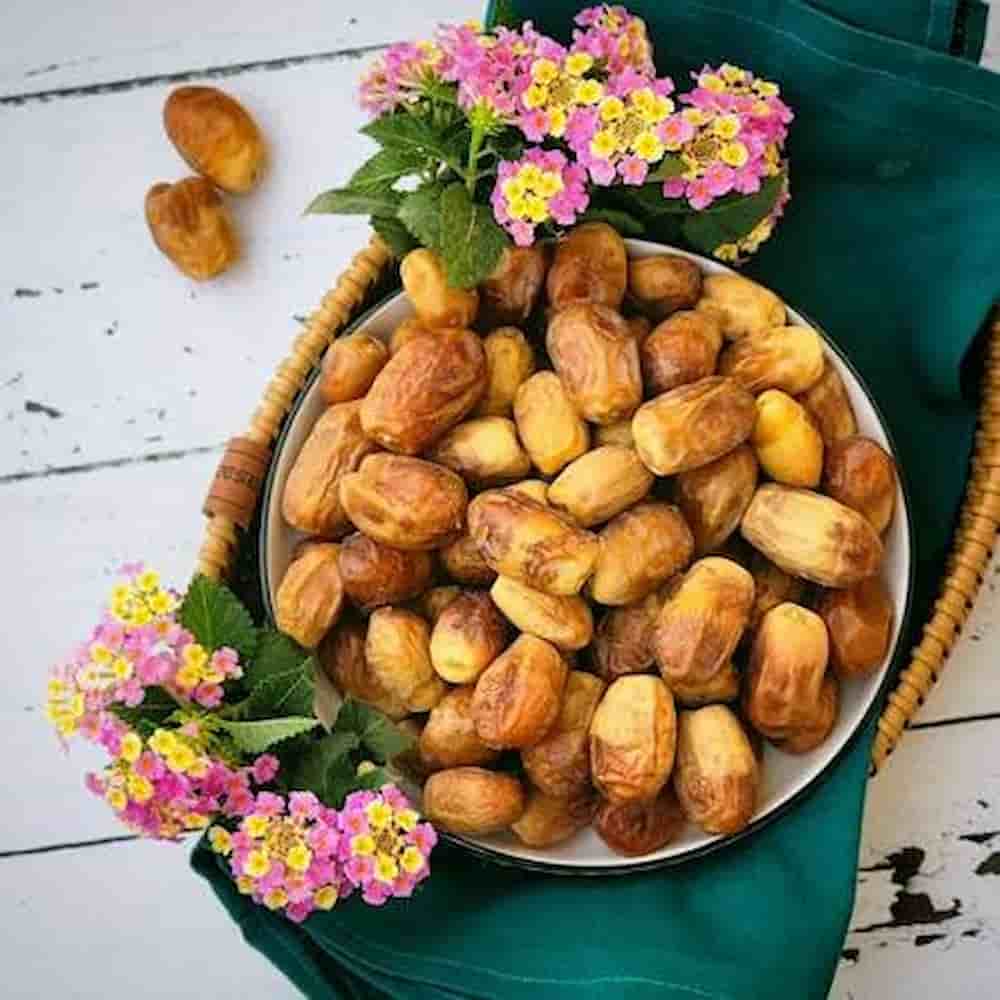 خرما زاهدی خارک محصولی با کیفیت برتر از نخلستان های خارک